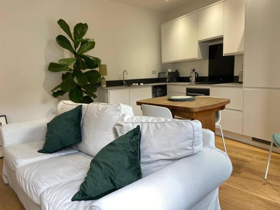 Poets Rest, Free Parking, Ev Socket Fees Apply Walk To Beach Brighton Dış mekan fotoğraf